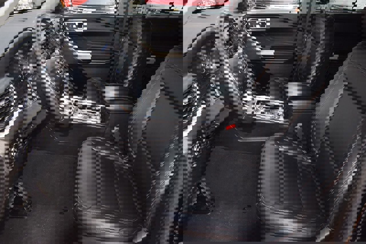 Used 2023 Ford Explorer XLT w/ Equipment Group 202A image 13