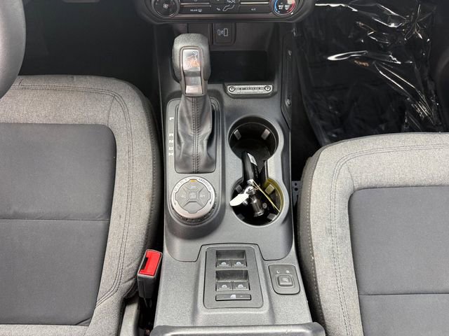 Used 2022 Ford Bronco Base image 5