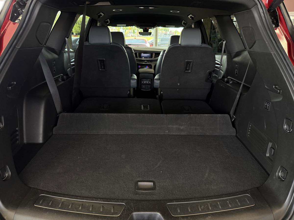 Used 2024 Buick Enclave Premium image 28