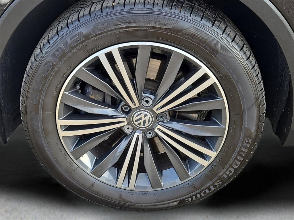 Used 2018 Volkswagen Tiguan SEL image 8