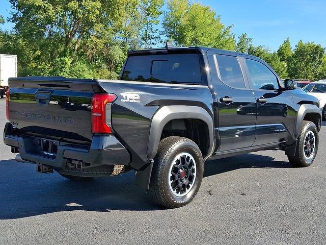Used 2024 Toyota Tacoma TRD Off-Road w/ TRD Off Road Upgrade Package AWD/4WD image 9