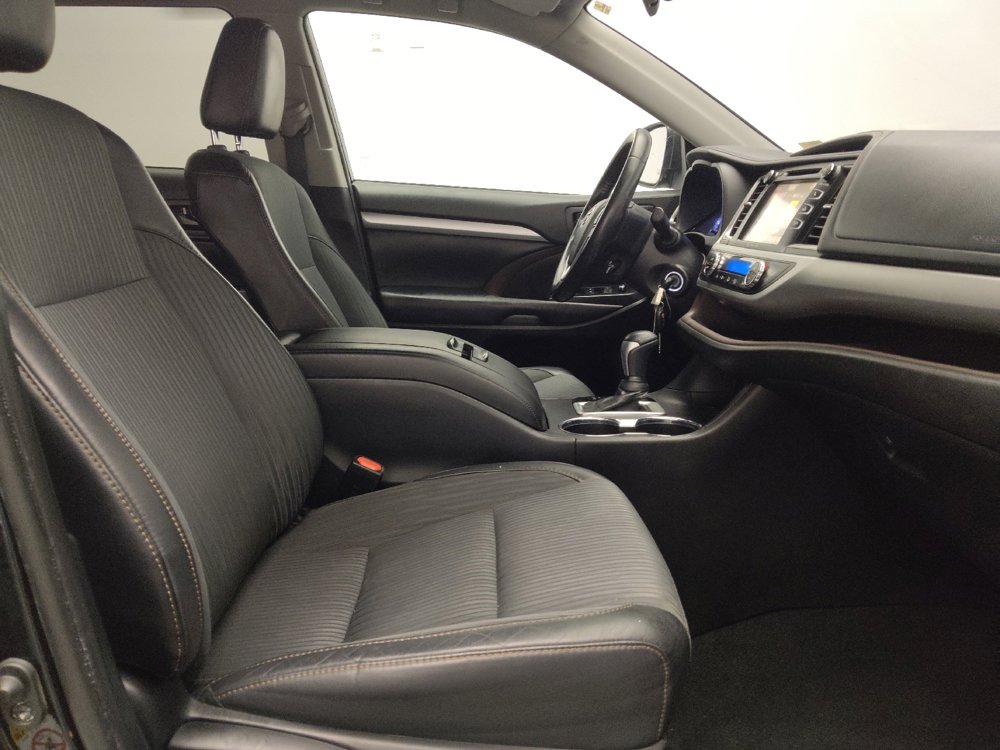 Used 2019 Toyota Highlander Plus image 21