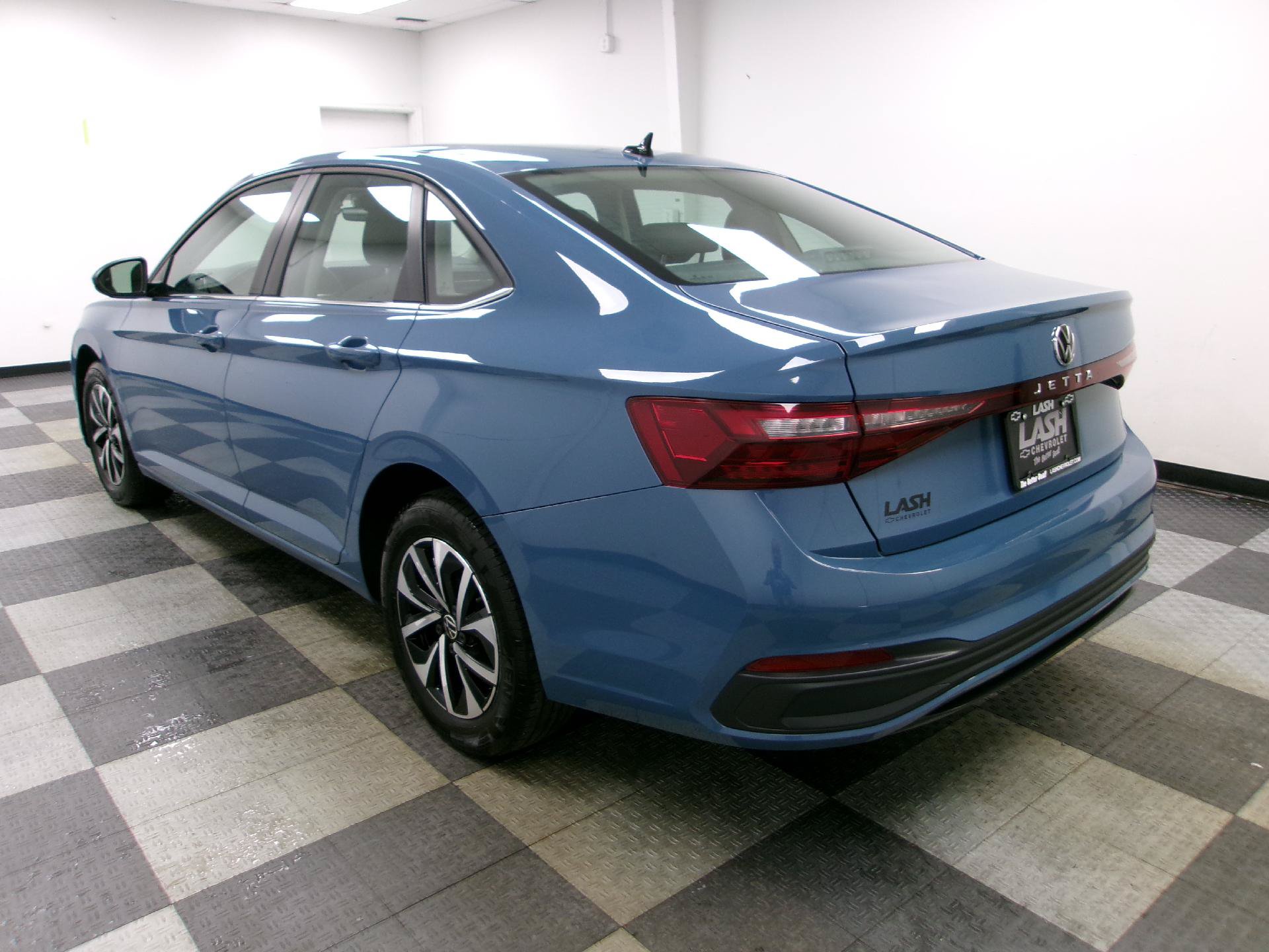 Used 2025 Volkswagen Jetta S FWD image 2