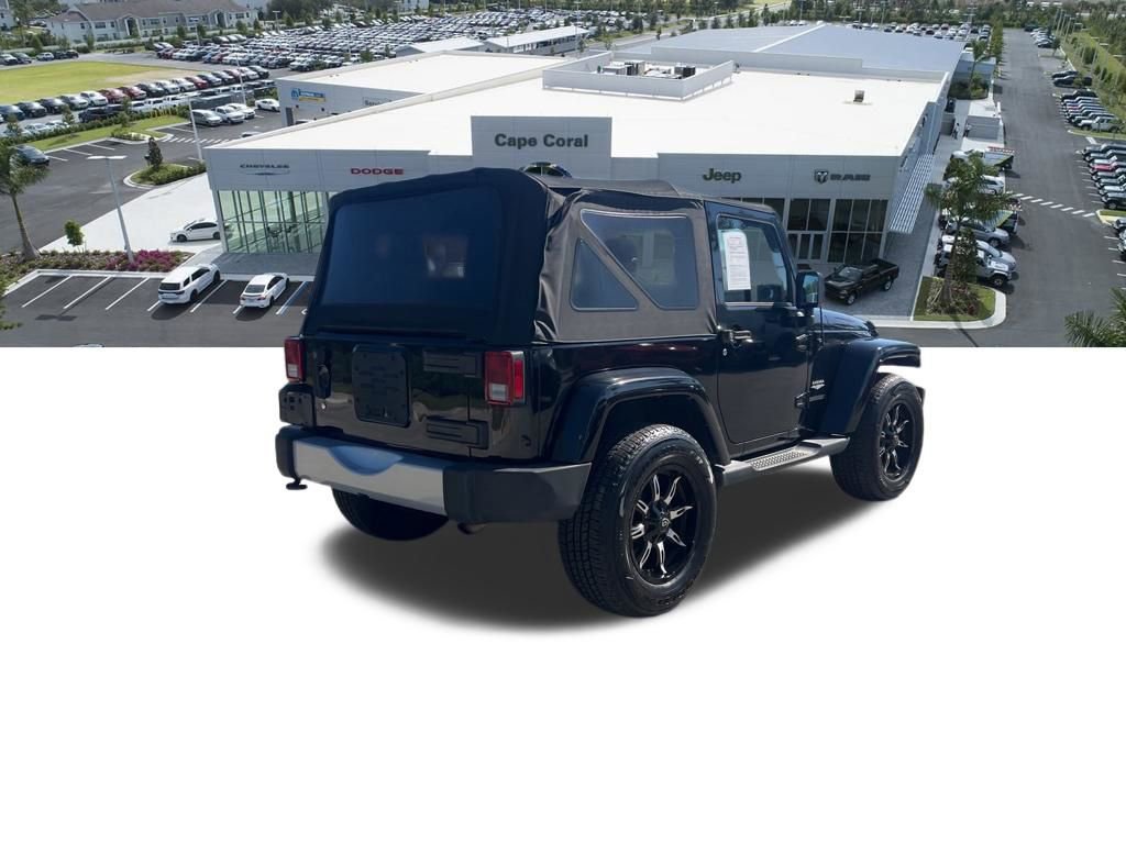 Used 2015 Jeep Wrangler Sahara w/ Connectivity Group AWD/4WD image 8