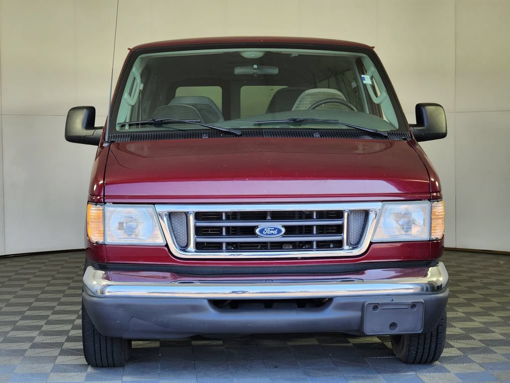 Used 2003 Ford E-150 and Econoline 150 Wagon RWD image 2