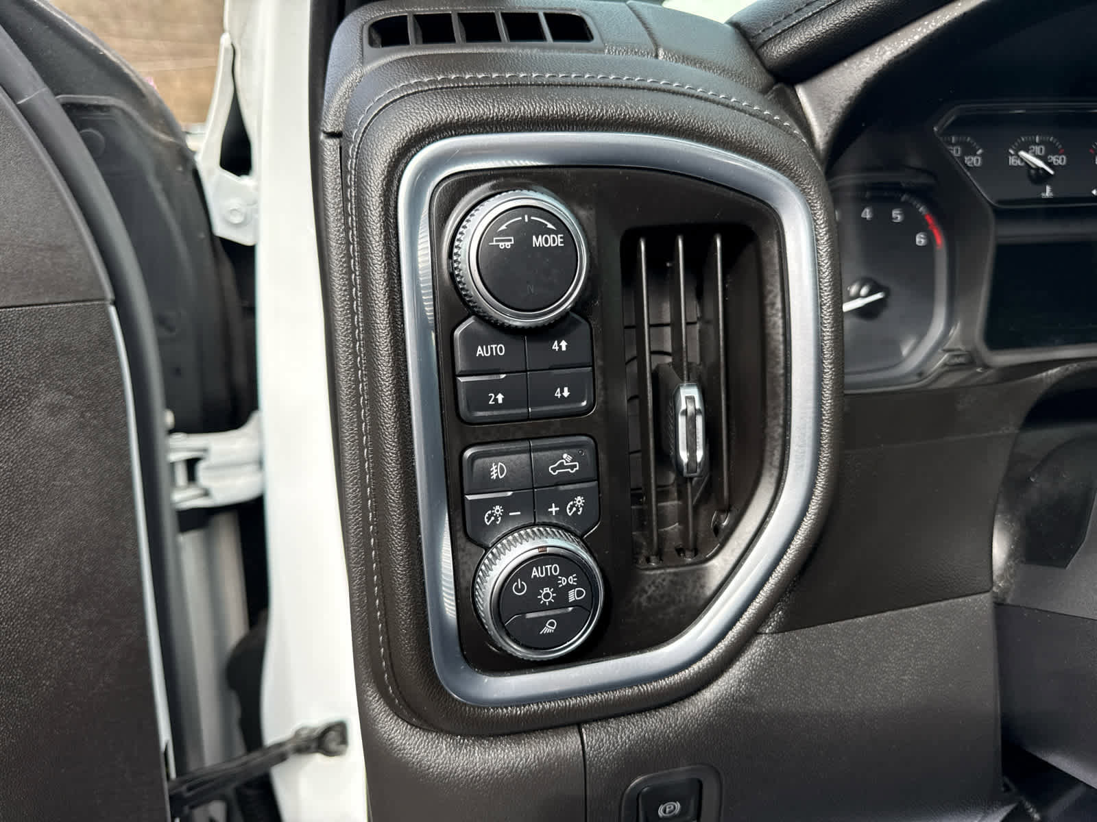 Used 2020 GMC Sierra 1500 SLT w/ SLT Premium Plus Package image 17