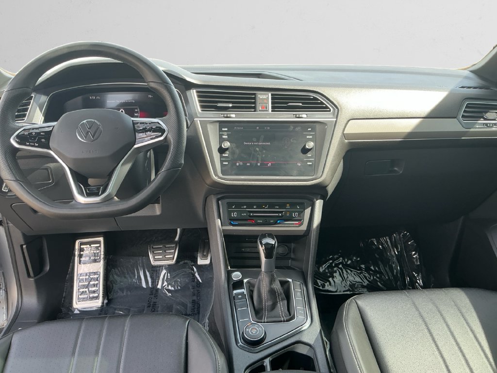 Used 2024 Volkswagen Tiguan SE R-Line AWD/4WD image 10