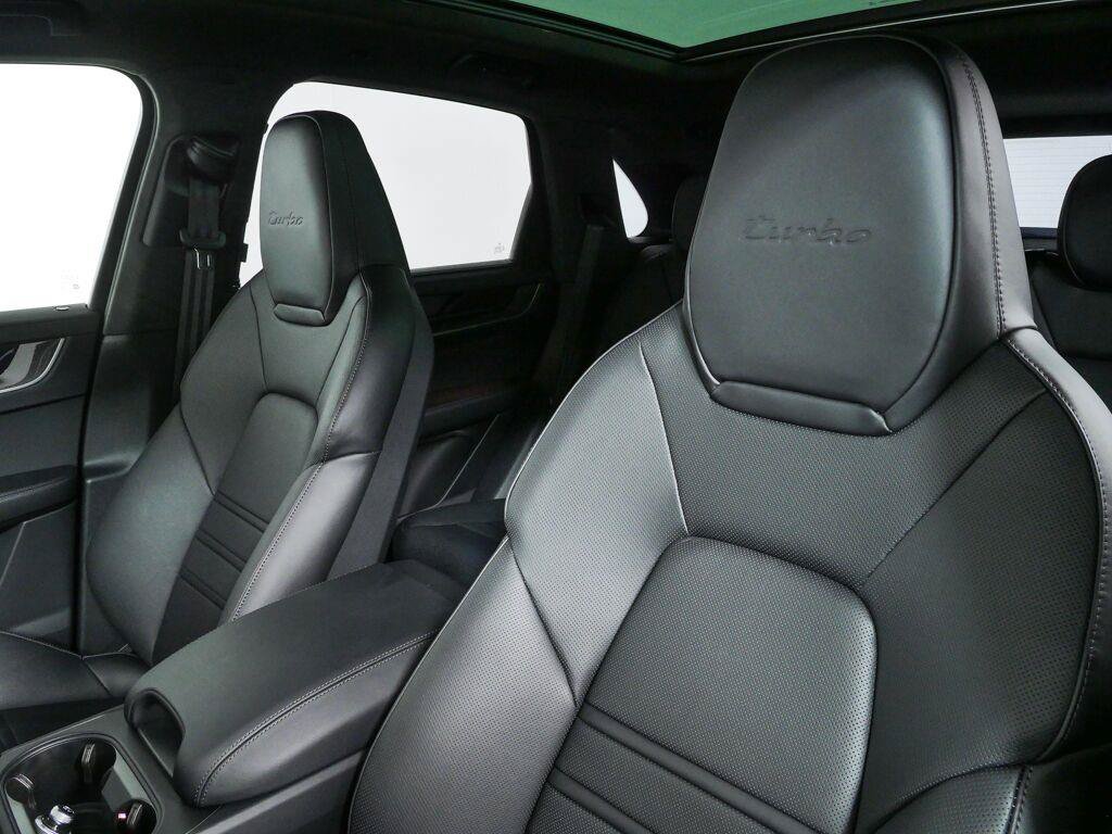 New 2026 Porsche Cayenne Turbo AWD/4WD image 5