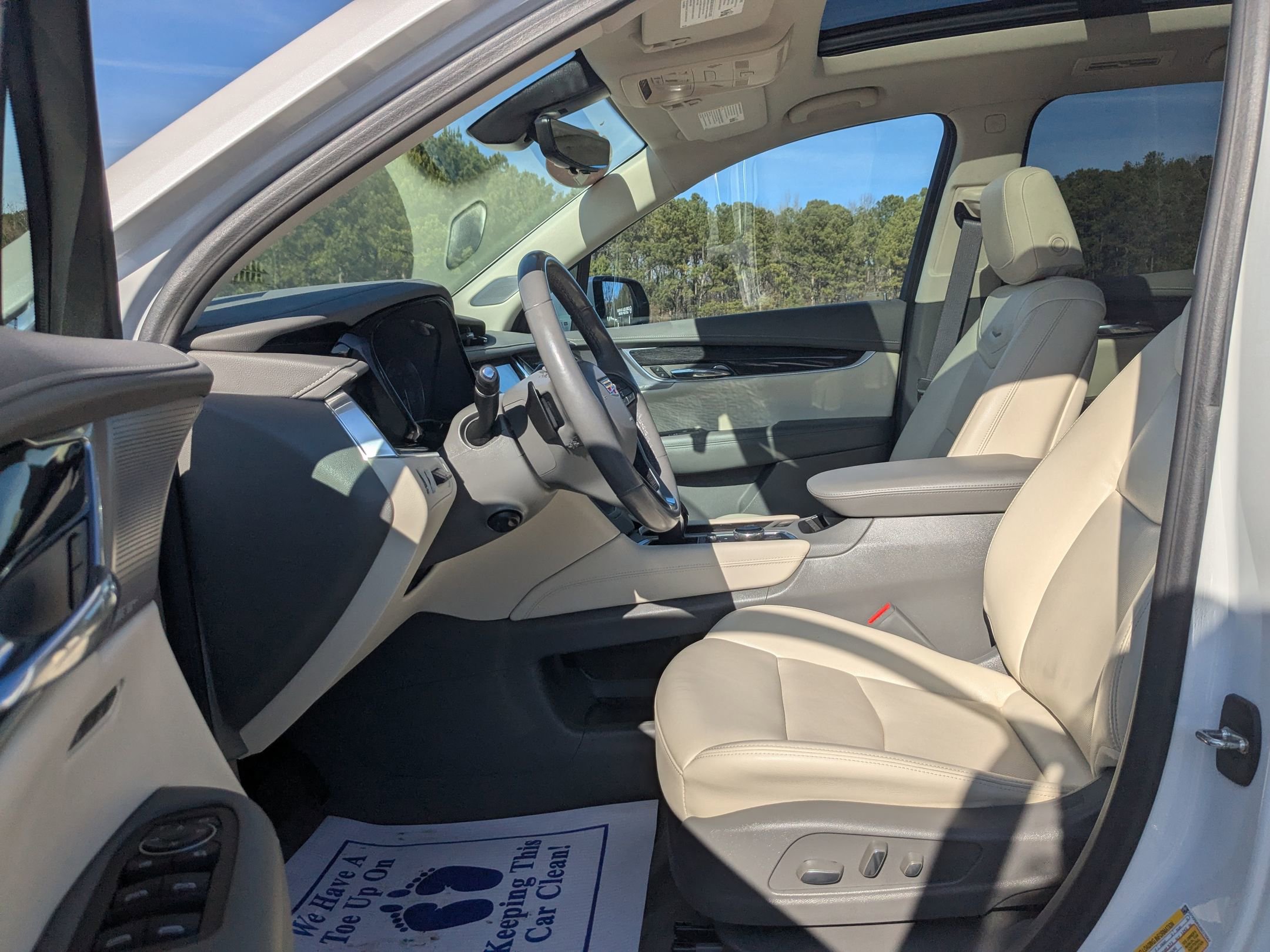 Used 2022 Cadillac XT6 Premium Luxury w/ Technology Package image 25