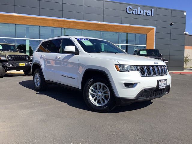 Used 2018 Jeep Grand Cherokee Laredo RWD image 2