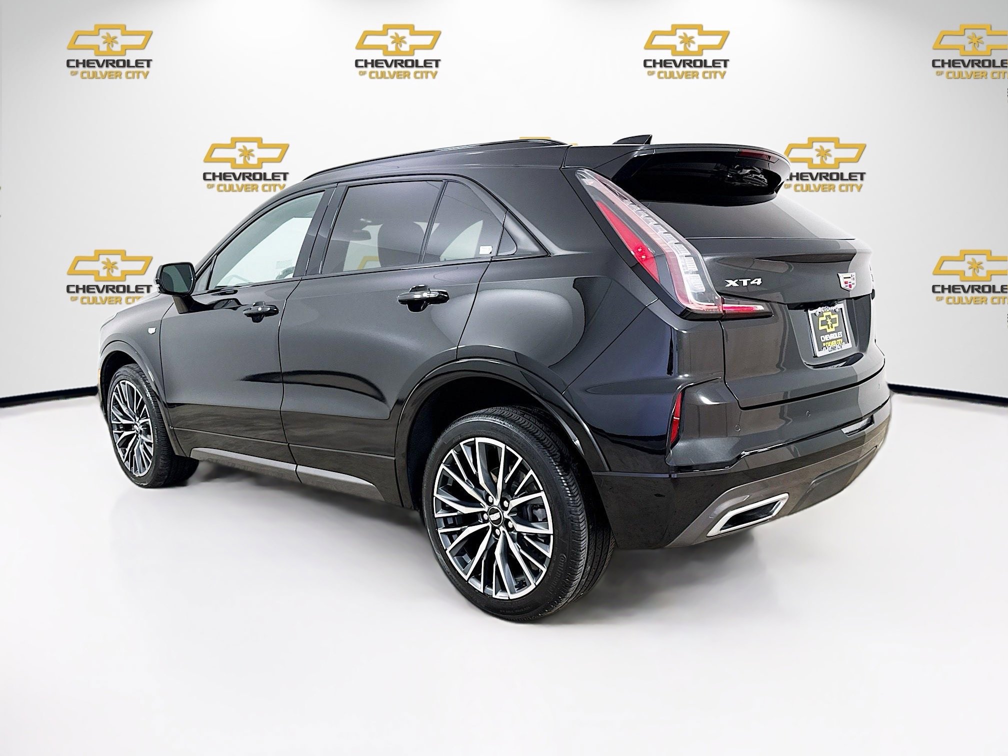 Used 2024 Cadillac XT4 Sport w/ Cold Weather Package image 5
