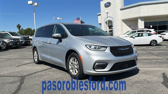 Used 2023 Chrysler Pacifica Touring-L