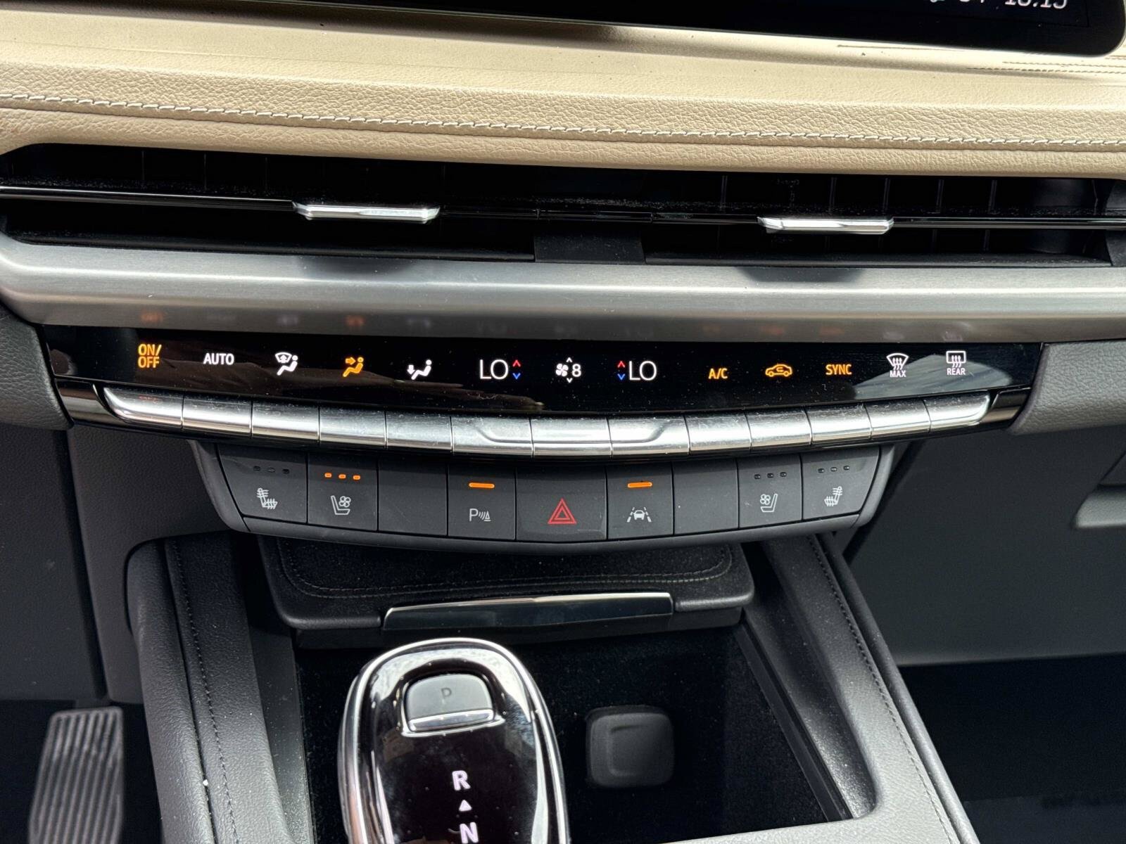 Used 2024 Cadillac XT4 Premium Luxury FWD image 21