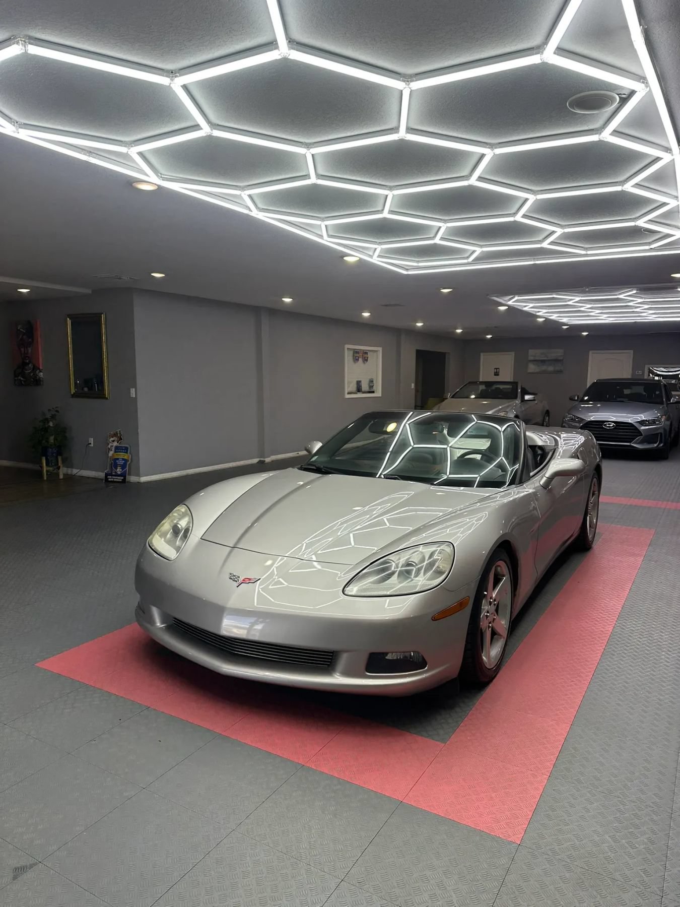 Used 2005 Chevrolet Corvette Convertible w/ Preferred Equipment Group RWD image 10