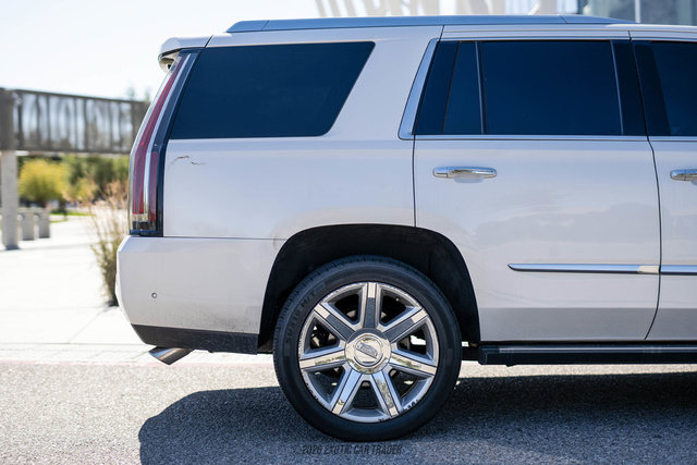Used 2017 Cadillac Escalade Platinum AWD/4WD image 9