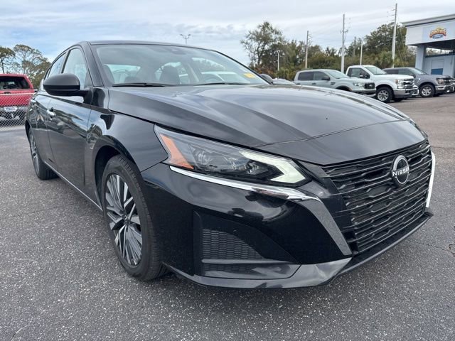 Used 2024 Nissan Altima 2.5 SV image 3