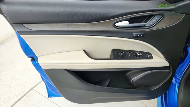 Used 2020 Alfa Romeo Stelvio Ti w/ Nero Edizione image 36