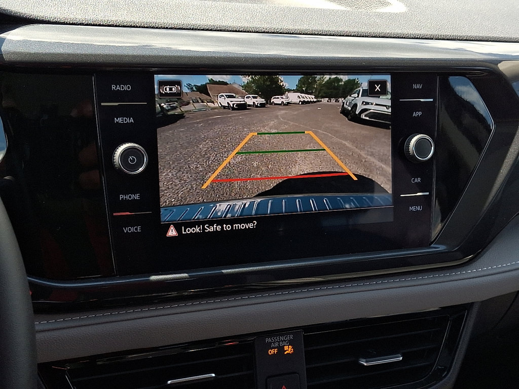 Used 2022 Volkswagen Taos SEL image 26