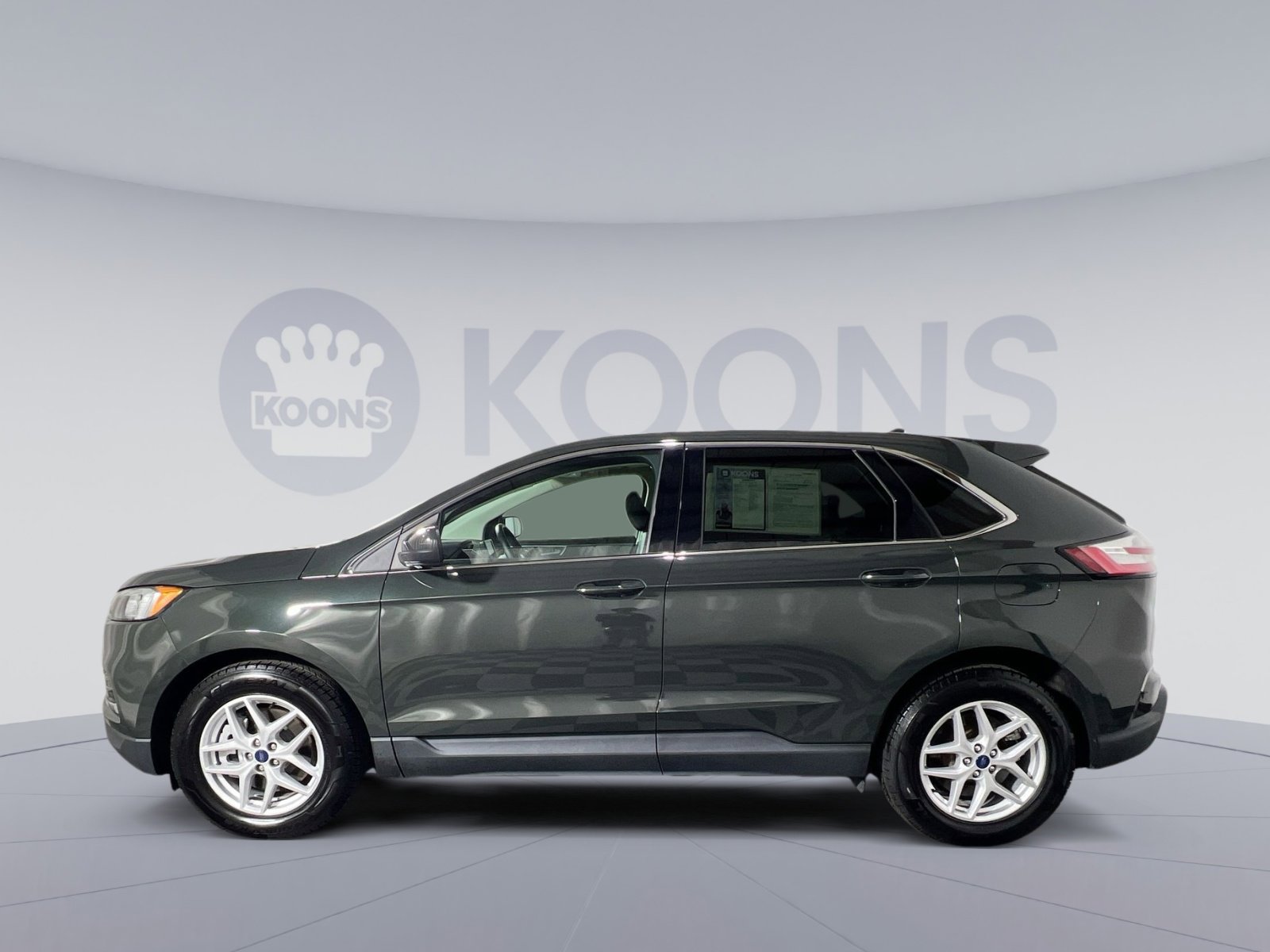 Used 2022 Ford Edge SEL w/ Convenience Package image 2