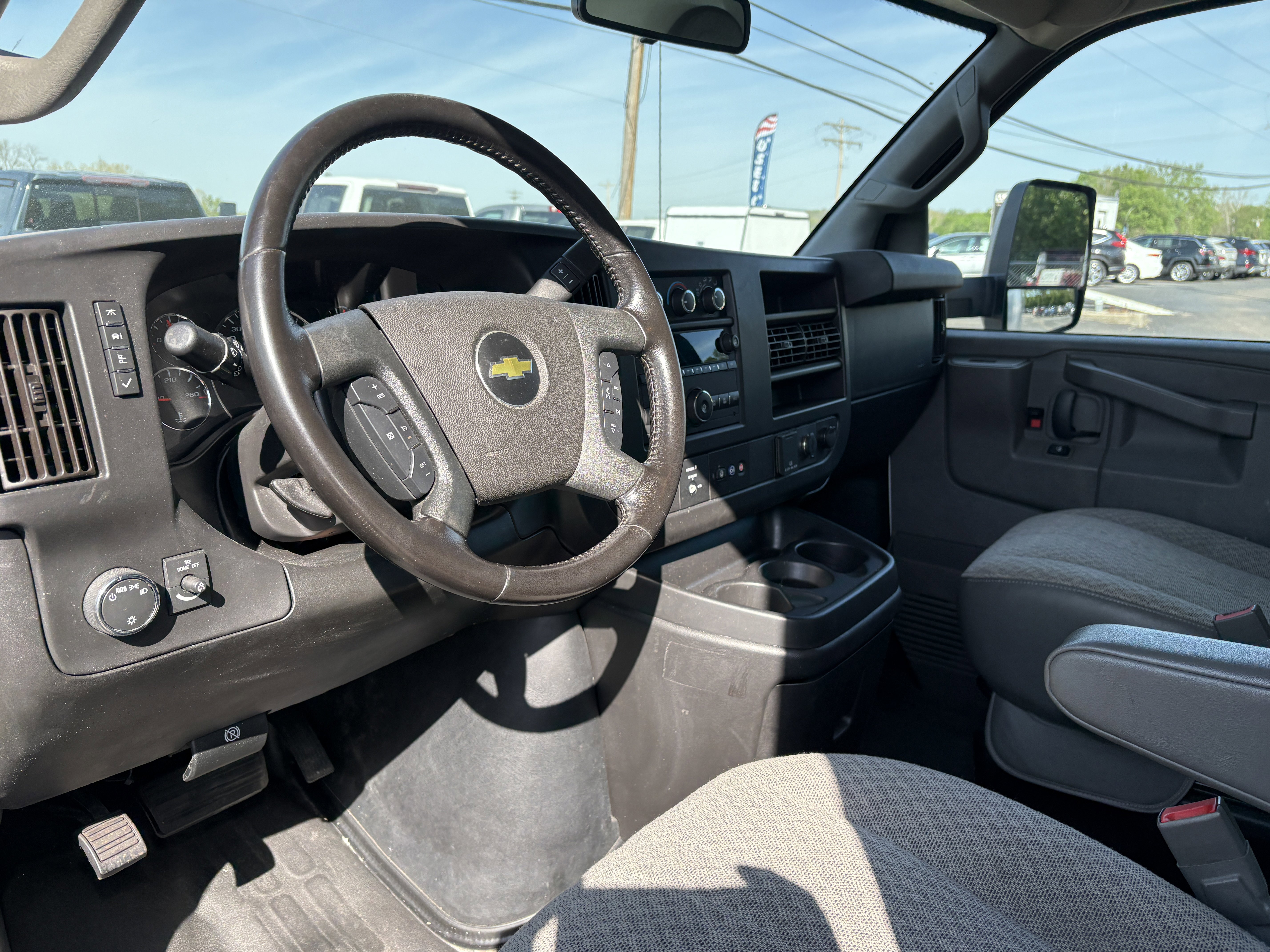 Used 2021 Chevrolet Express 3500 w/ Power Convenience Package image 12