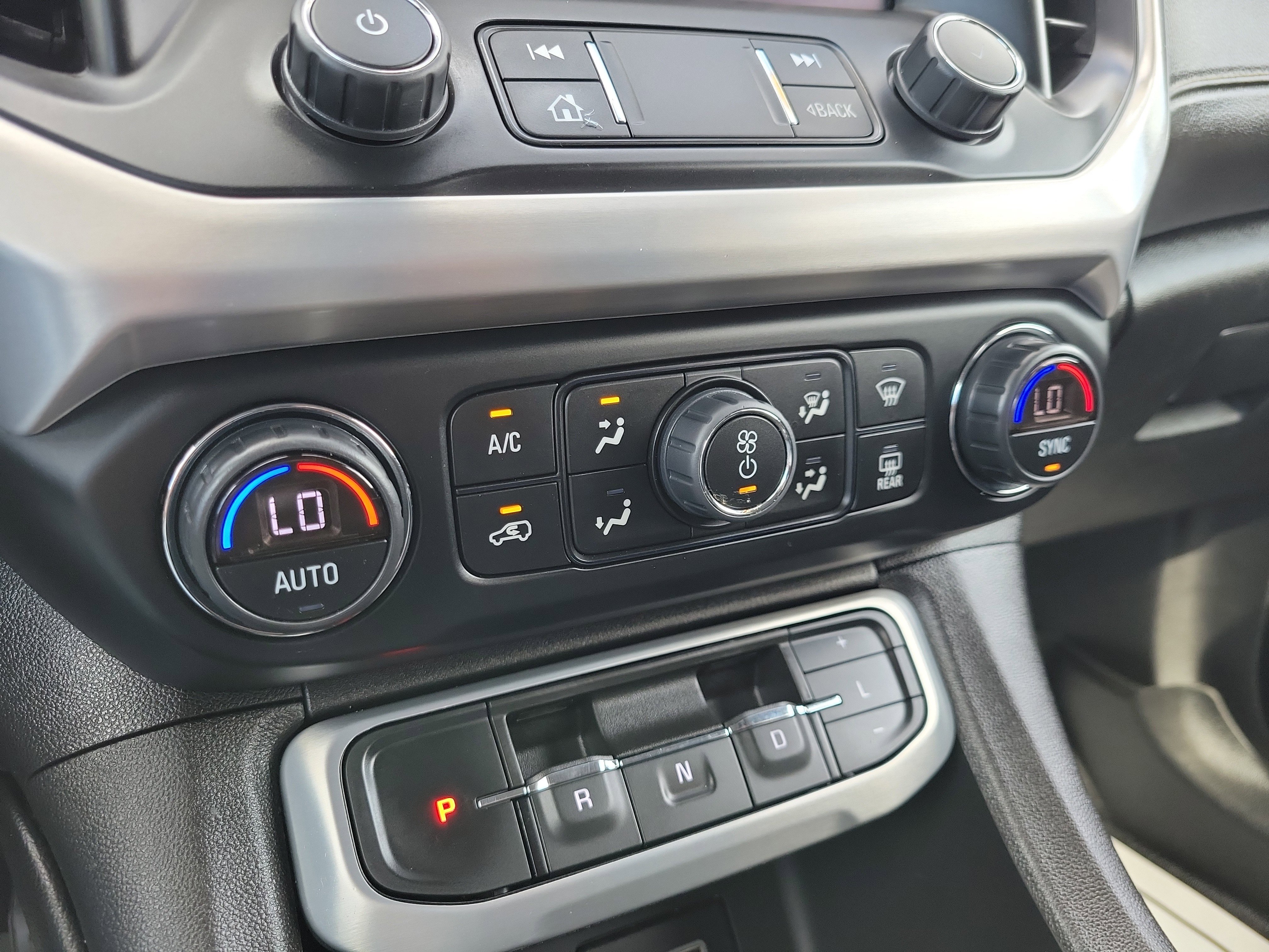 Certified 2022 GMC Acadia SLE w/ Driver Convenience Package image 27