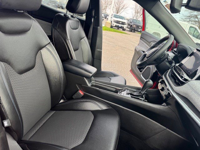 Used 2025 Jeep Compass Latitude AWD/4WD image 35