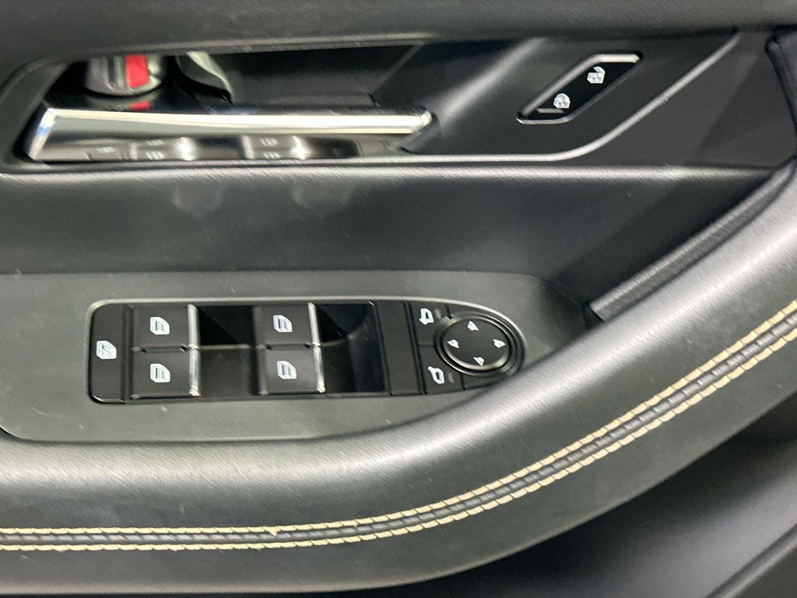 Used 2024 MAZDA CX-90 Plug-In Hybrid w/ Premium Pkg image 13