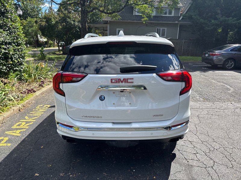 Used 2020 GMC Terrain Denali w/ Denali Premium Package AWD/4WD image 9