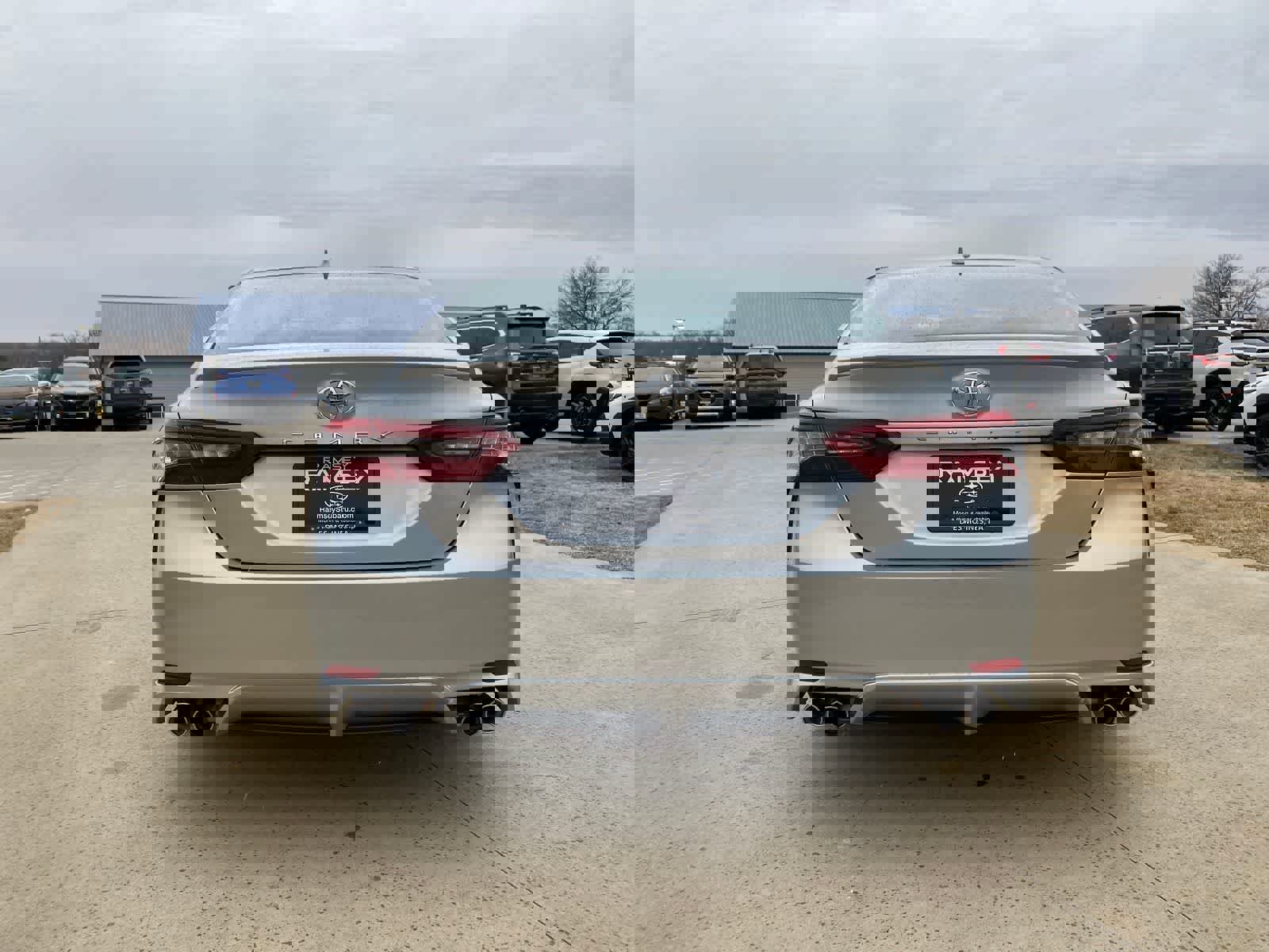 Used 2022 Toyota Camry XSE image 5