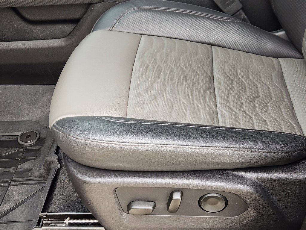 Used 2024 Chevrolet Silverado 2500 ZR2 w/ Technology Package image 25