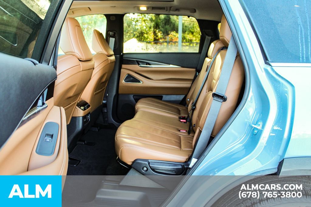 Used 2025 INFINITI QX60 Sensory image 17