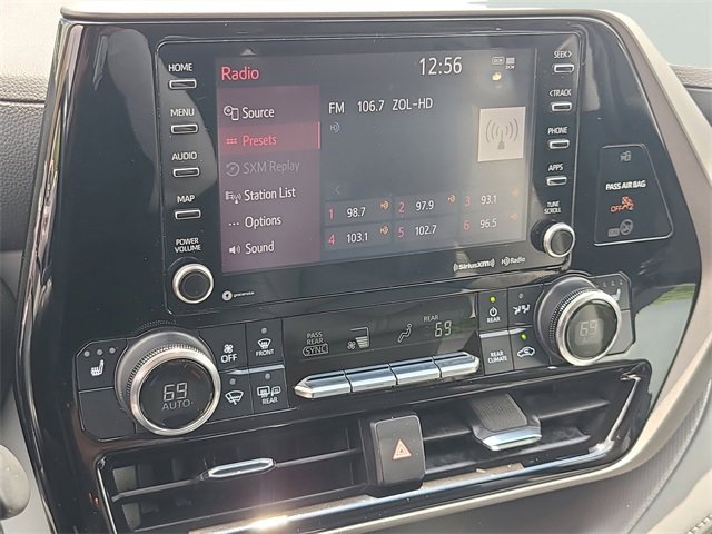 Used 2022 Toyota Highlander XLE image 32