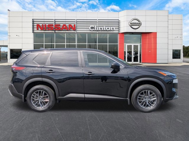 Certified 2023 Nissan Rogue S FWD image 2