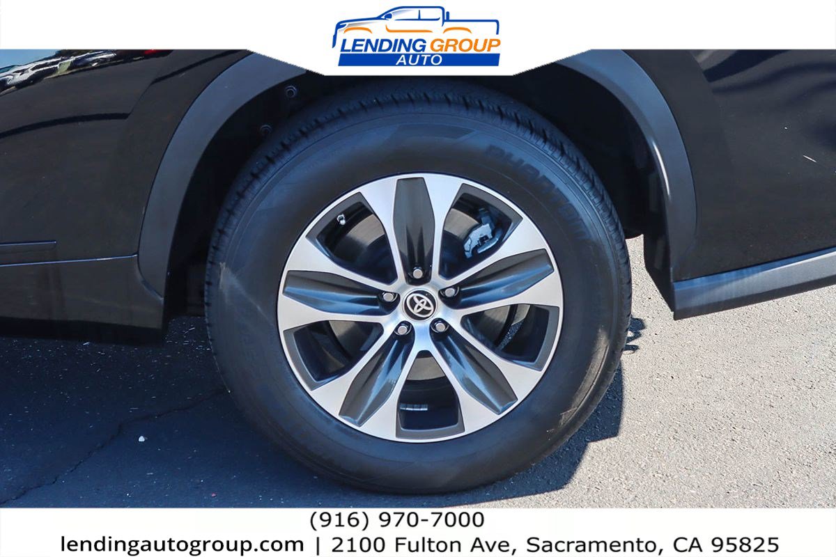 Used 2021 Toyota Highlander XLE image 16