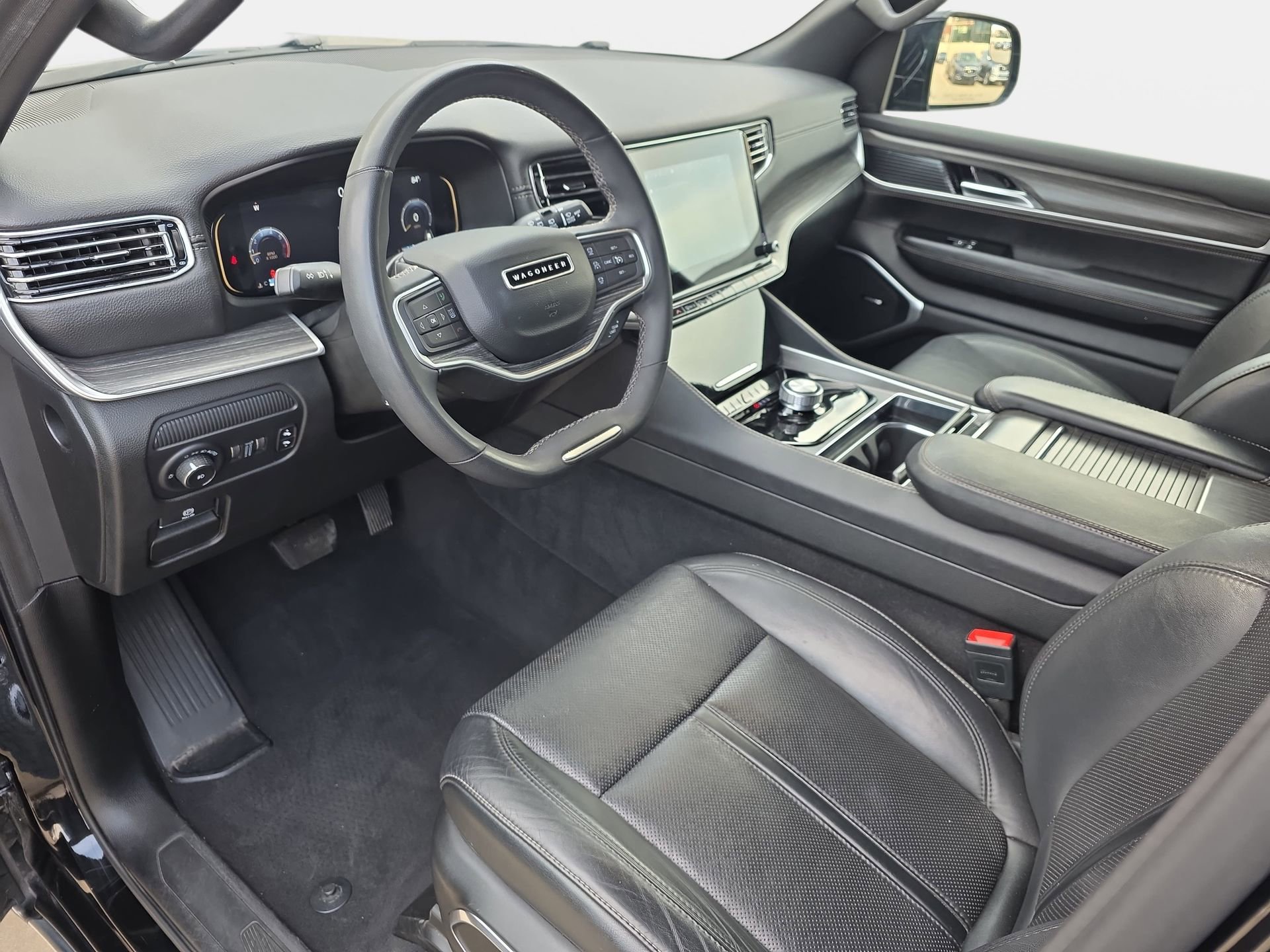 Used 2024 Jeep Wagoneer L Series II RWD image 15