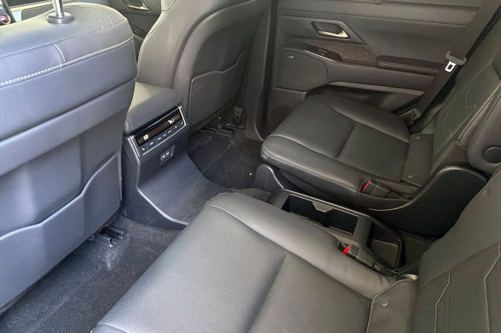 Certified 2025 Lexus GX 550 w/ Cold Area Package AWD/4WD image 15