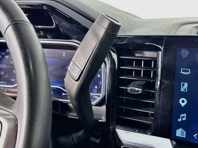 Used 2025 Chevrolet Silverado 1500 LT AWD/4WD image 18