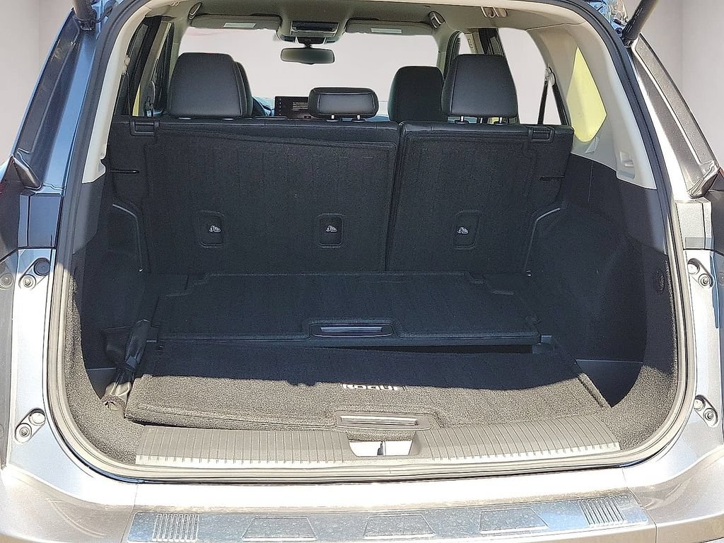 Used 2025 Nissan Rogue SL AWD/4WD image 8