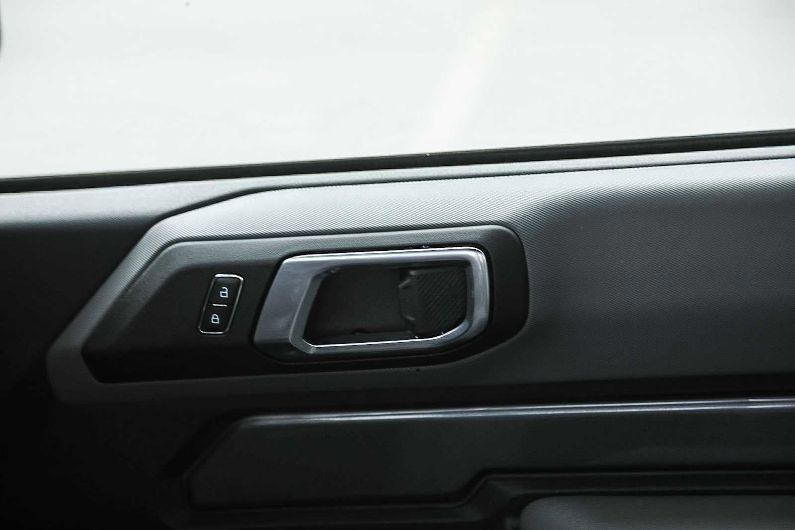Used 2023 Ford Bronco 2-Door AWD/4WD image 18