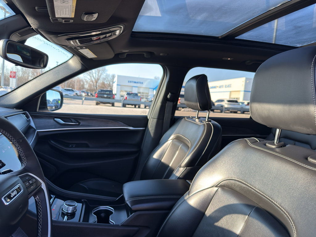 Used 2024 Jeep Grand Cherokee L Limited image 27