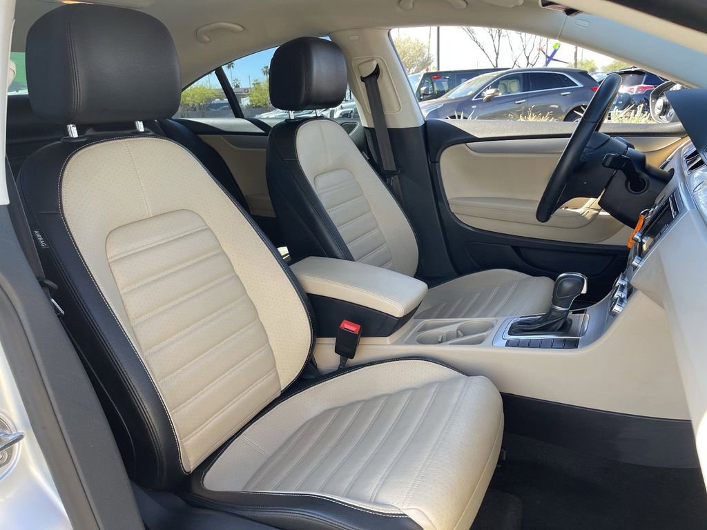 Used 2013 Volkswagen CC Sport image 11