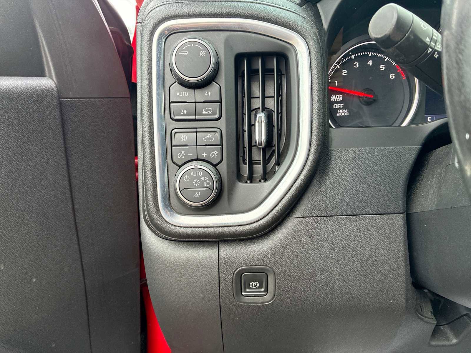 Certified 2019 Chevrolet Silverado 1500 RST image 17