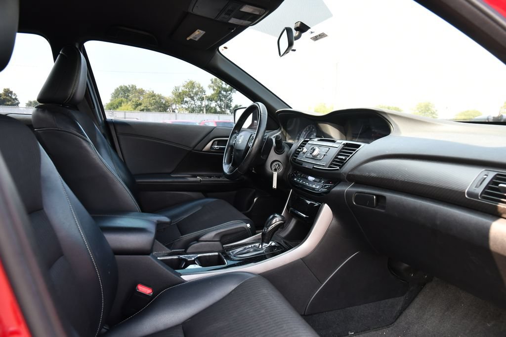 Used 2016 Honda Accord Sport image 27