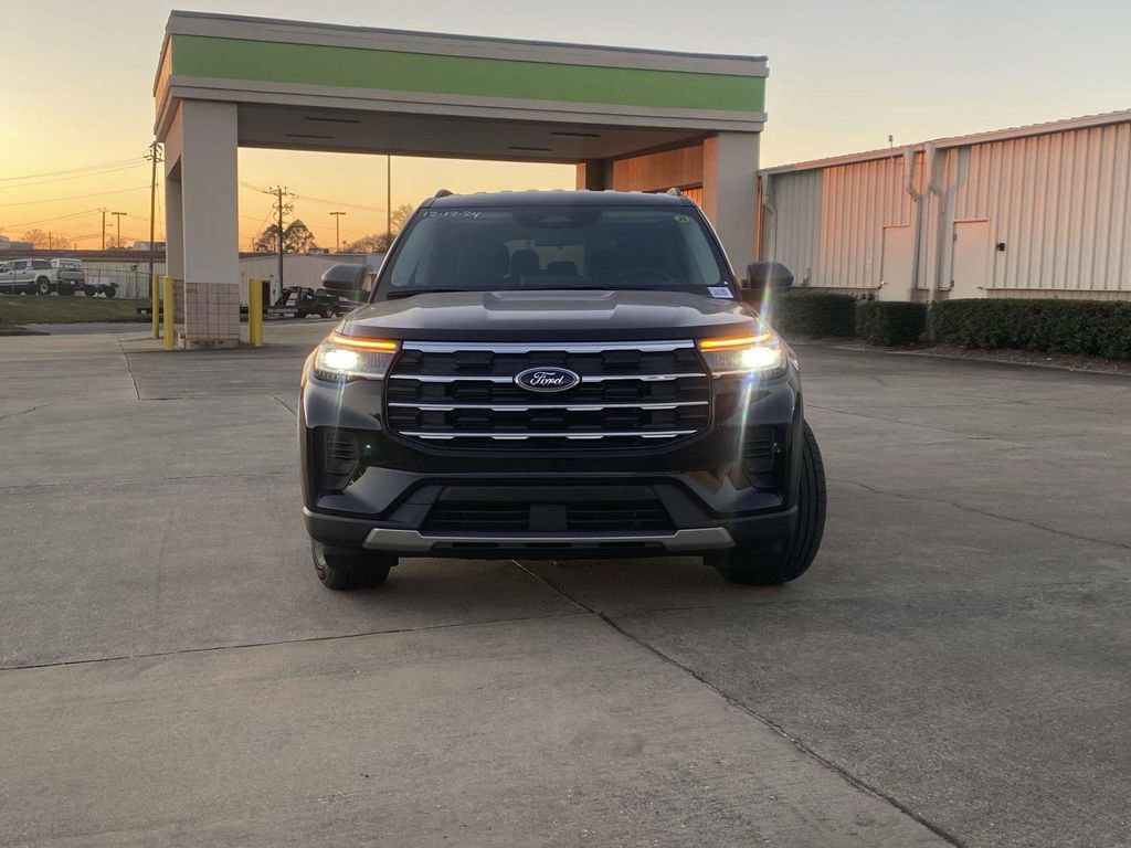 New 2025 Ford Explorer Active image 9