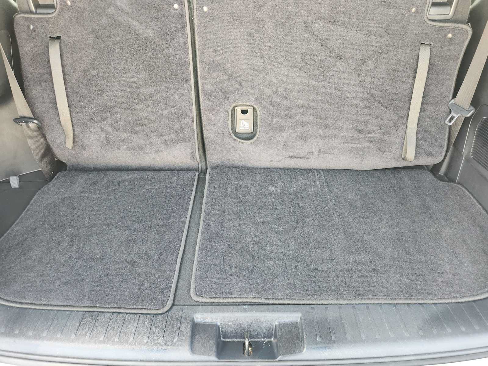 Used 2021 Toyota Highlander LE FWD image 31