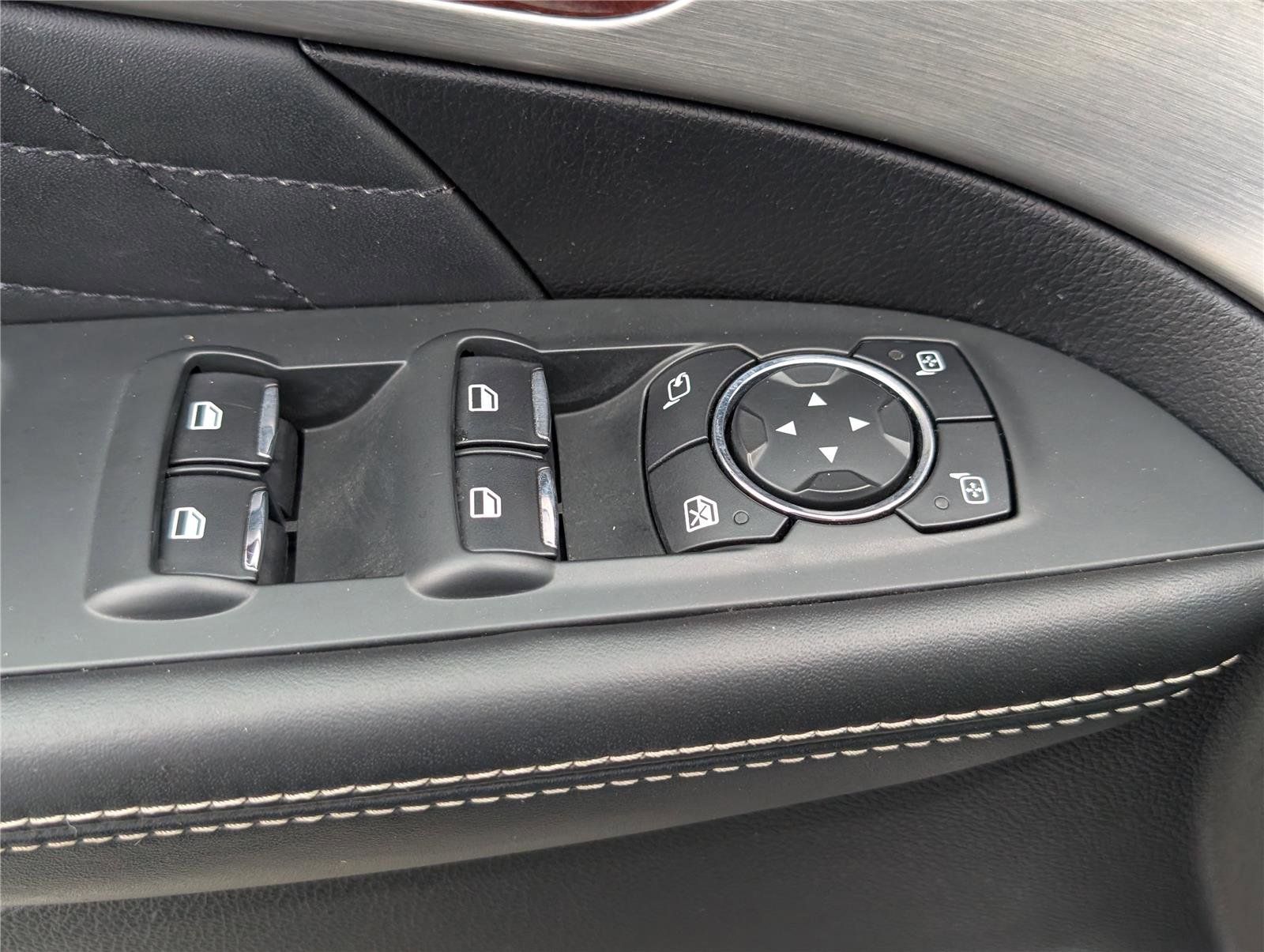 Used 2017 Ford Explorer Platinum image 21