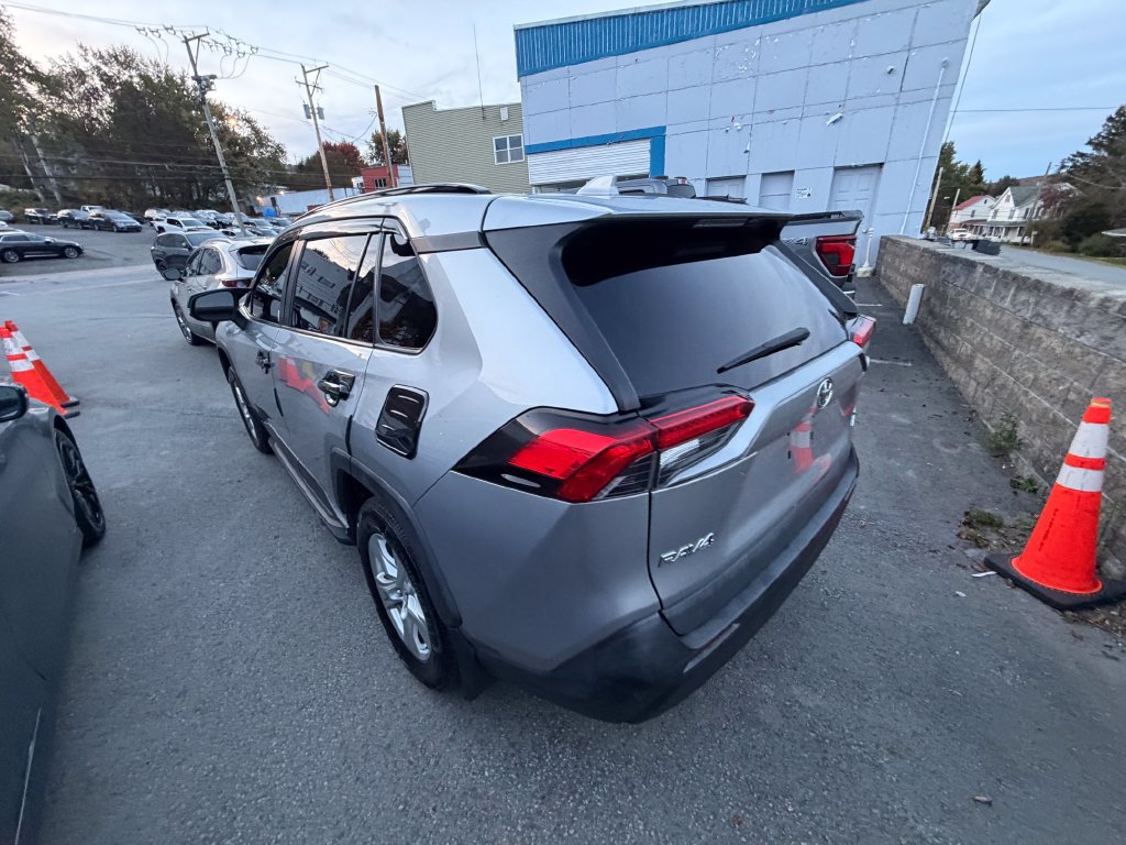 Used 2020 Toyota RAV4 XLE w/ All Weather Liner Package AWD/4WD image 3