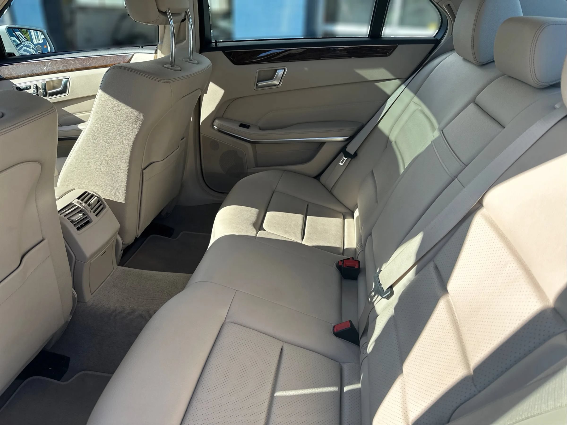Used 2015 Mercedes-Benz E 350 4MATIC Sedan image 10