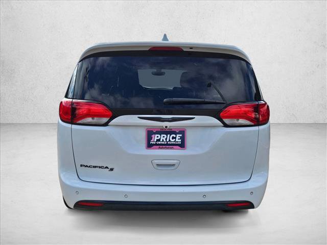 Used 2019 Chrysler Pacifica Touring Plus w/ S Appearance Package image 7