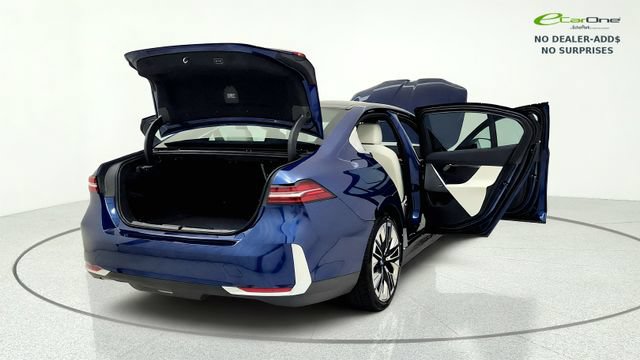 Used 2025 BMW i5 eDrive40i RWD image 18